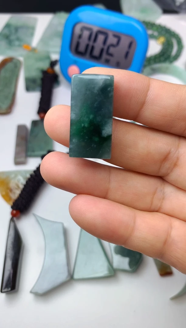 颈饰未镶嵌翡翠排**青料子