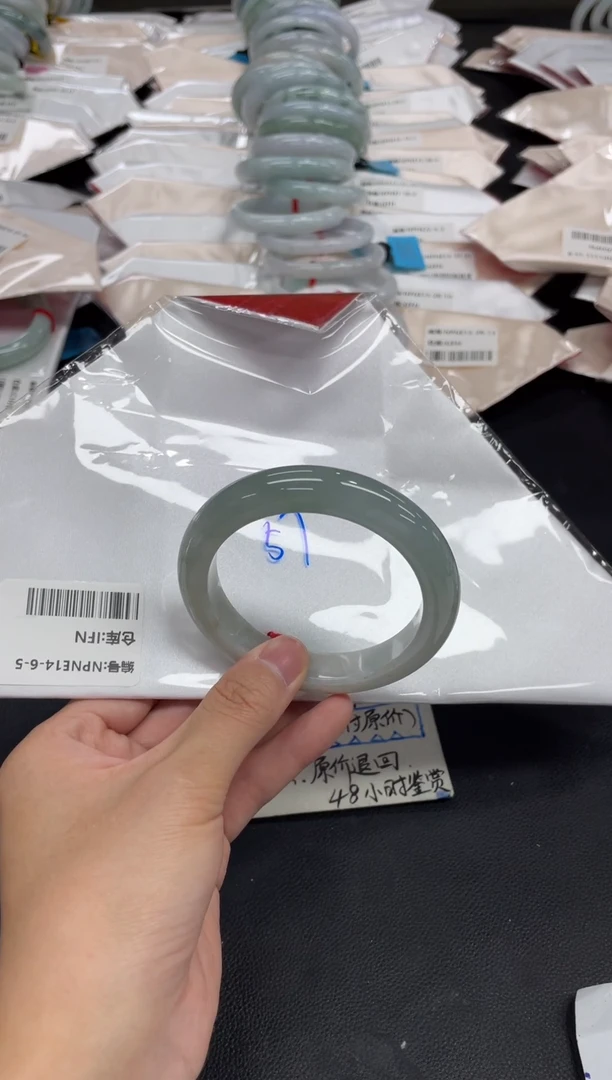 未镶嵌手镯翡翠翡翠手镯