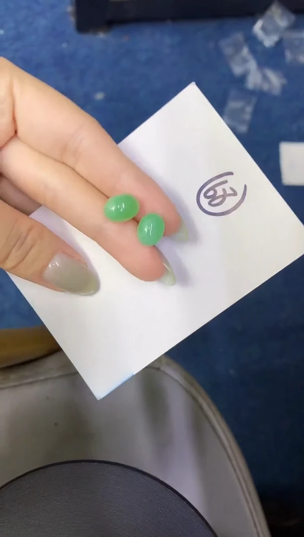 翡翠18K金镶嵌颈饰缅甸天然翡翠A货