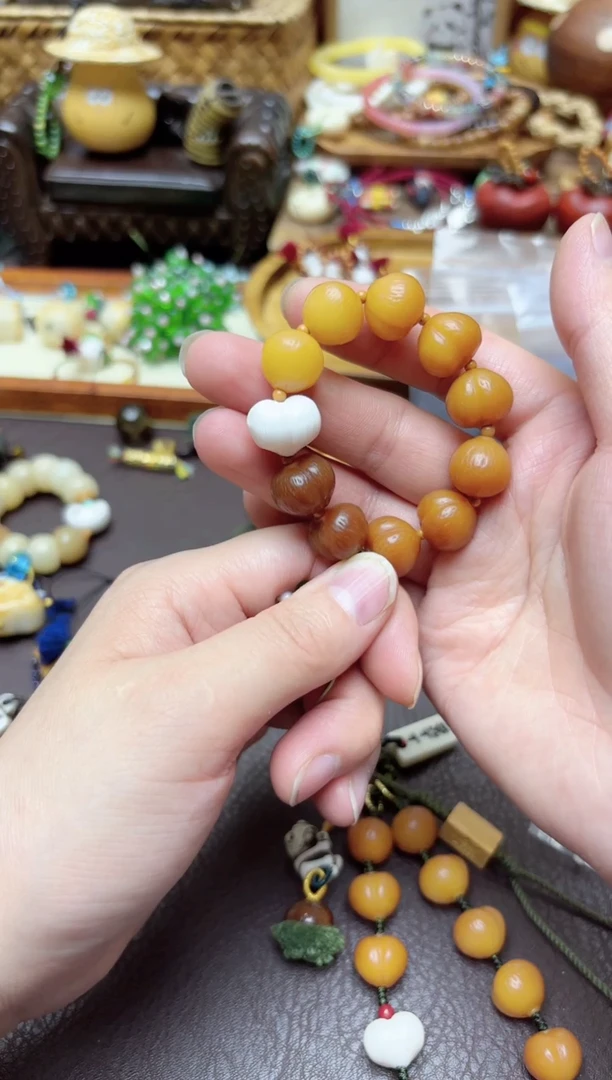 白玉菩提把件菩提屁桃