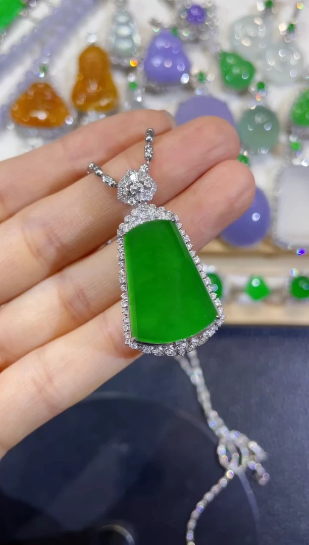 吊坠(不含链)18K金镶嵌翡翠团购5