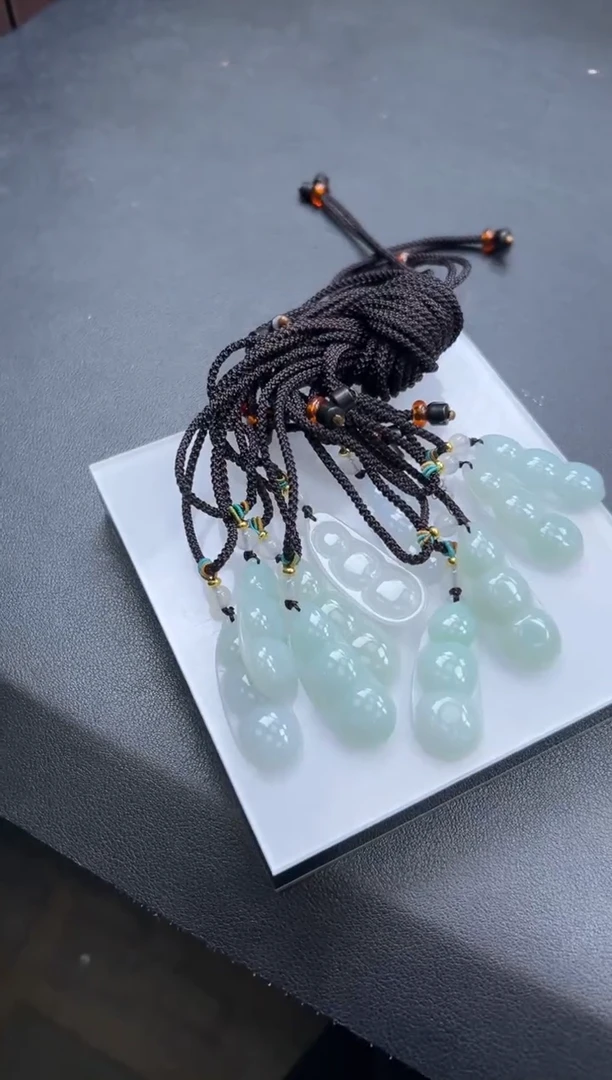 吊坠(不含链)未镶嵌翡翠豆子 25110404A