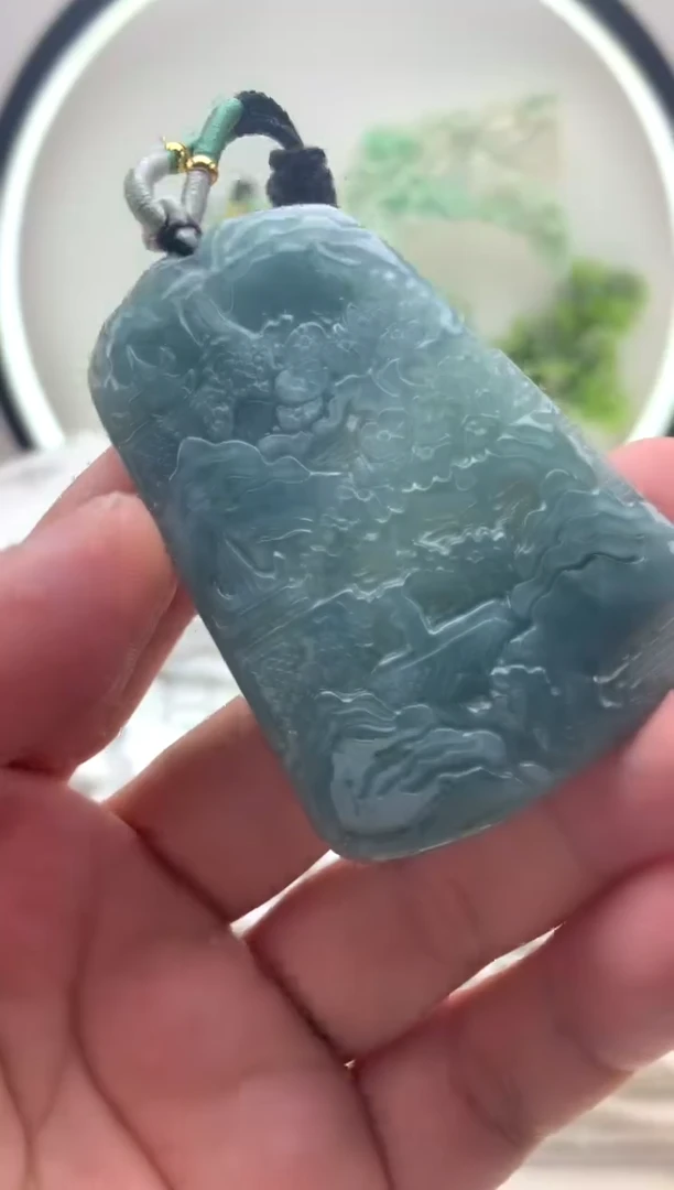 颈饰未镶嵌翡翠山水牌