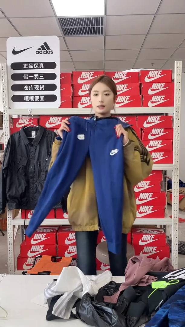 编码 247 尺码 135 胸围衣长  正品直播间过款童装