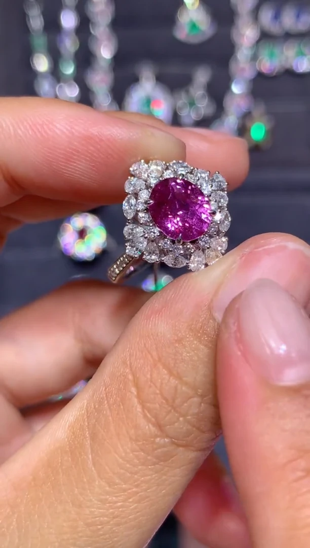 戒指彩色蓝宝石18K金镶嵌2.11CT