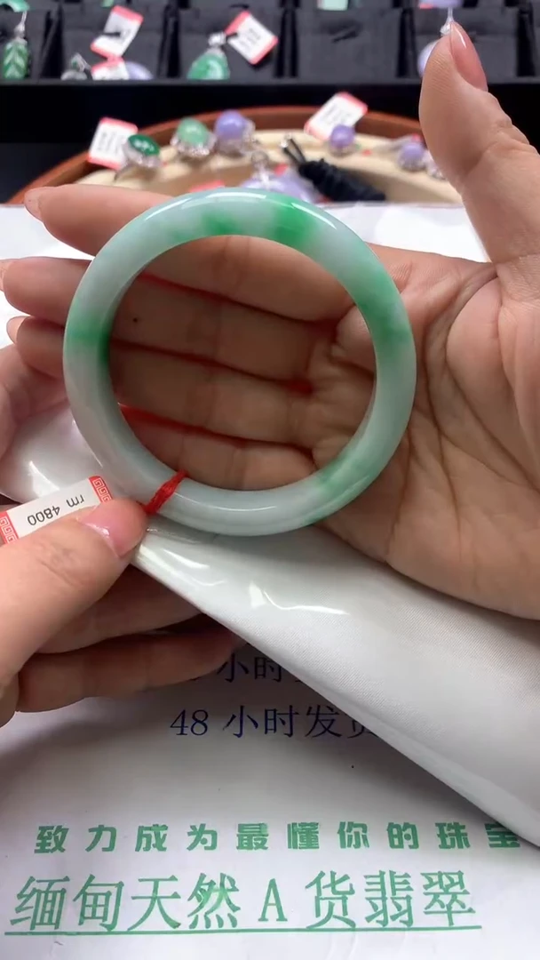 【闪购商品】翡翠手镯未镶嵌58.5圈口手镯