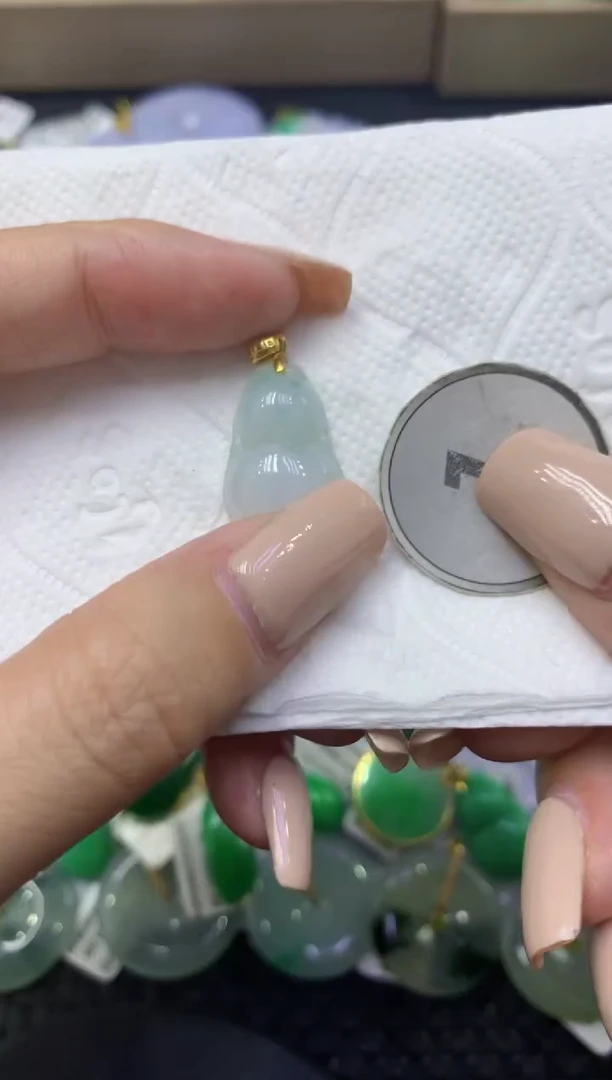 颈饰未镶嵌翡翠天然缅甸翡翠A货