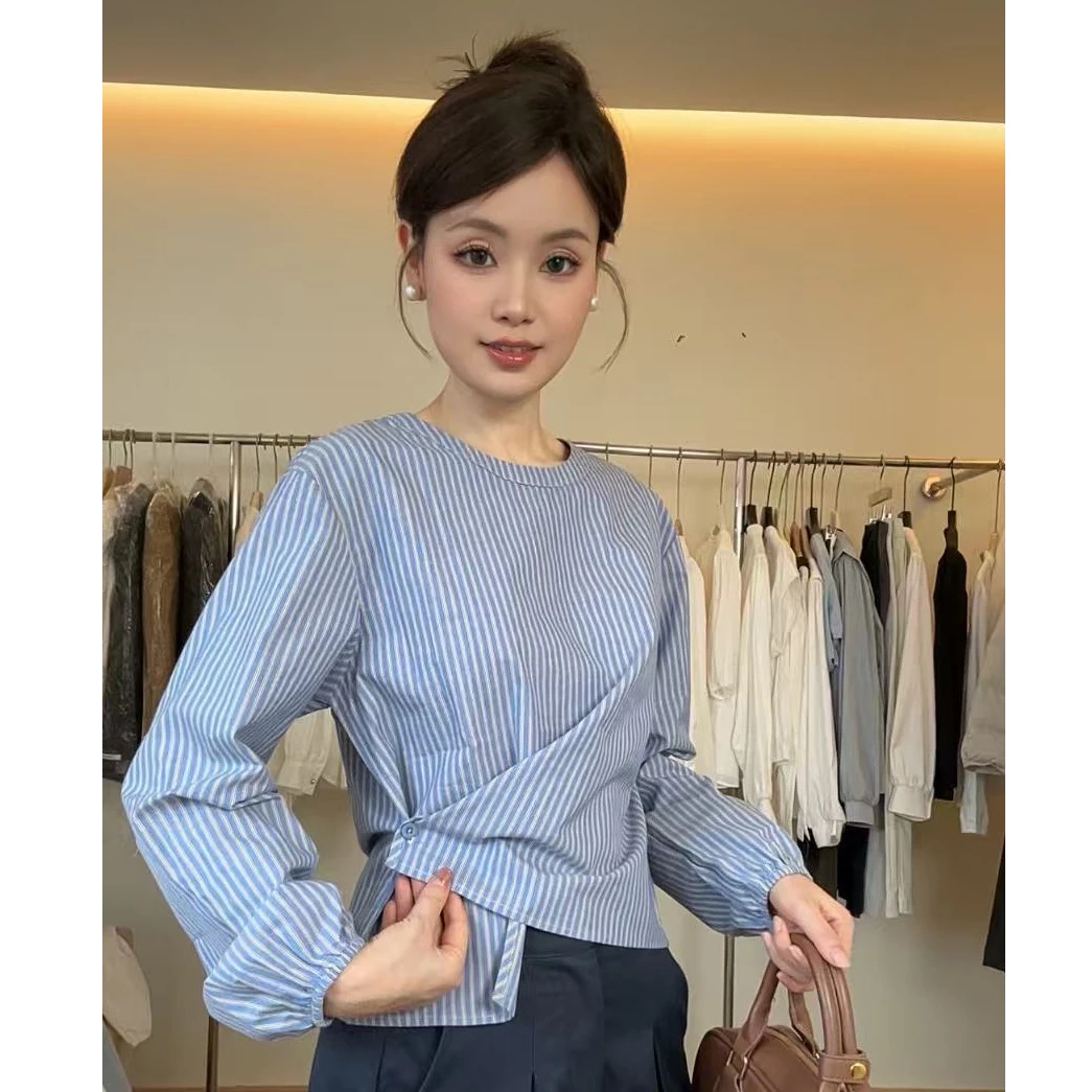 简约条纹圆领长袖衬衫女秋季新款韩版设计感斜扣宽松上衣