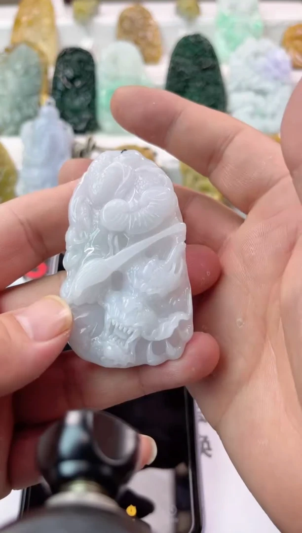 【闪购商品】翡翠颈饰未镶嵌龙牌