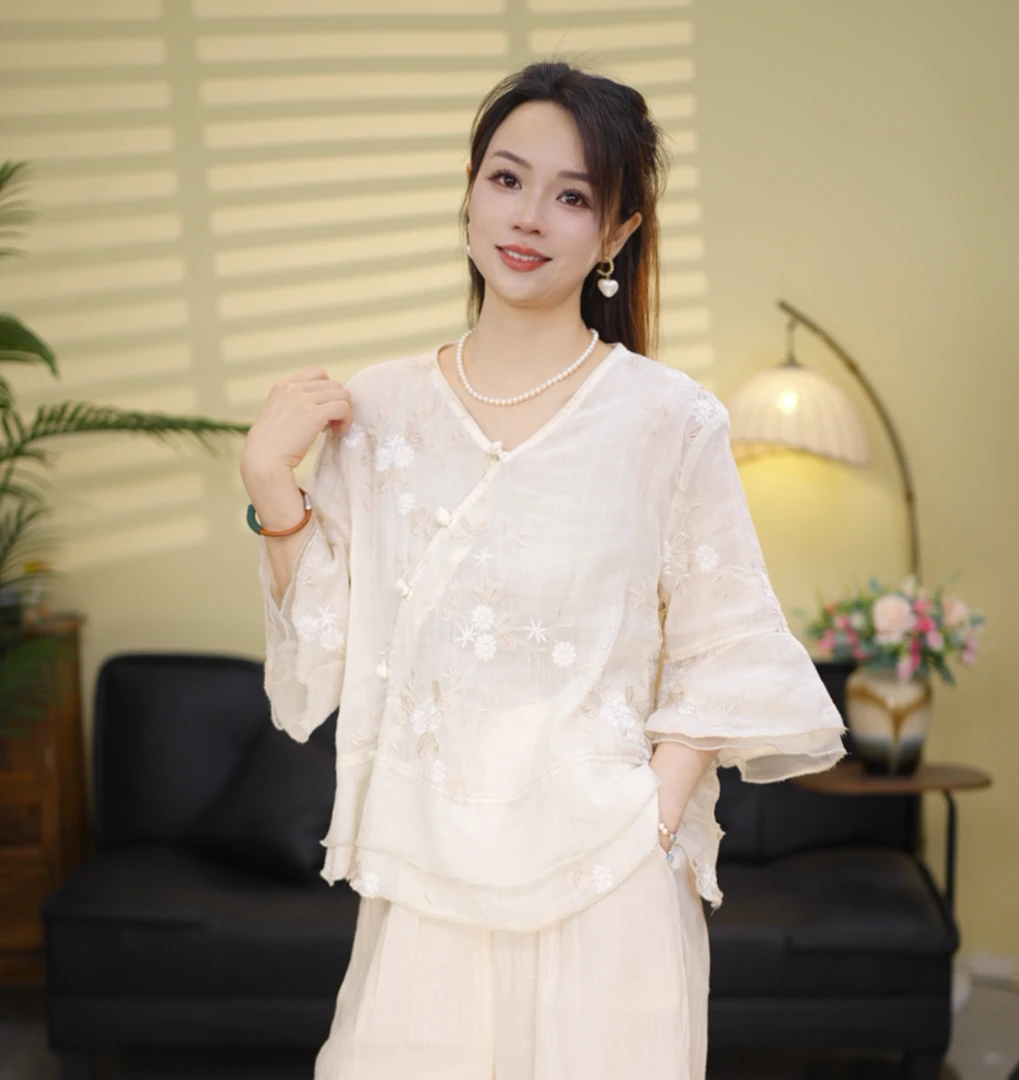 [010]夏季新款V领刺绣苎麻小衫韩版宽松休闲喇叭袖斜襟衬衫