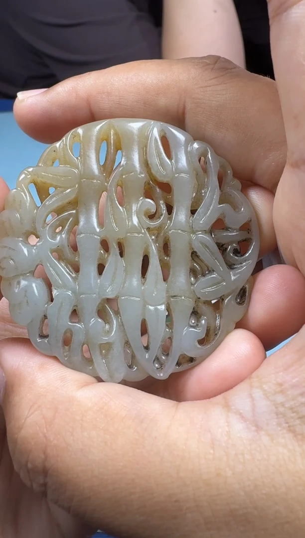 和田玉未镶嵌颈饰1
