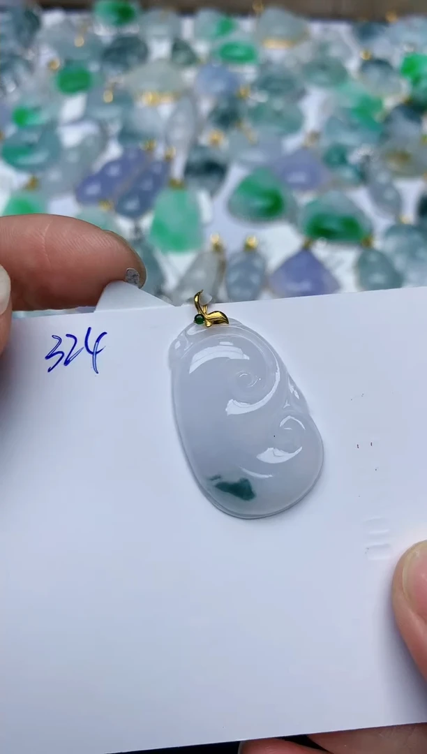 【闪购商品】翡翠颈饰18K金镶嵌天然翡翠A货