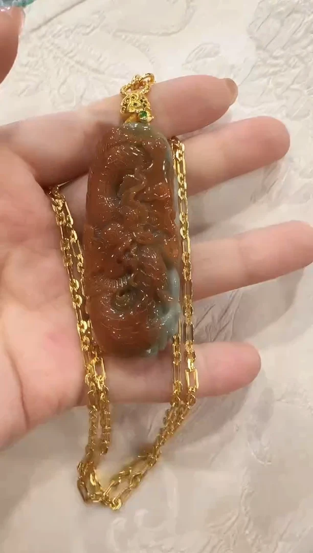 翡翠未镶嵌颈饰国风