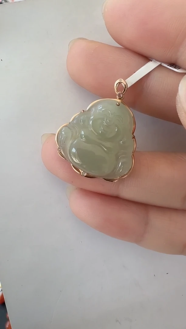 和田玉18K金镶嵌颈饰荣倩佛公吊坠