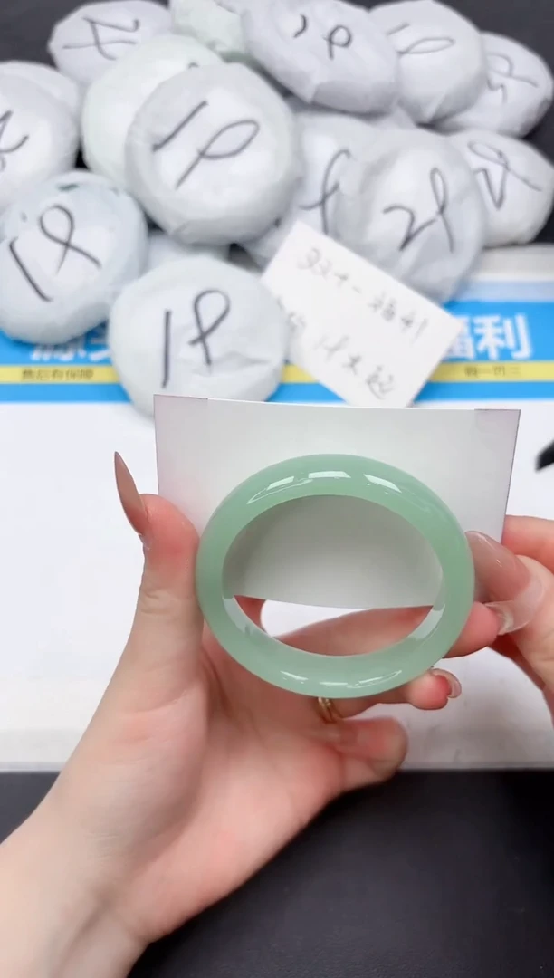 未镶嵌手镯石英质玉56-54