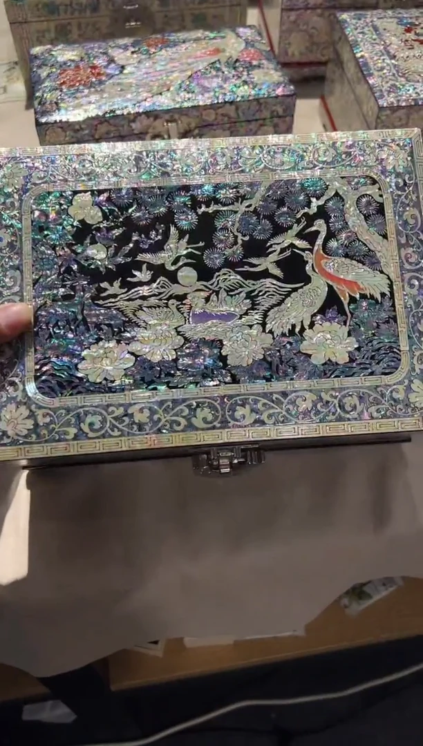 鱼锁满贝底·弘贝雅螺钿漆器文化馆