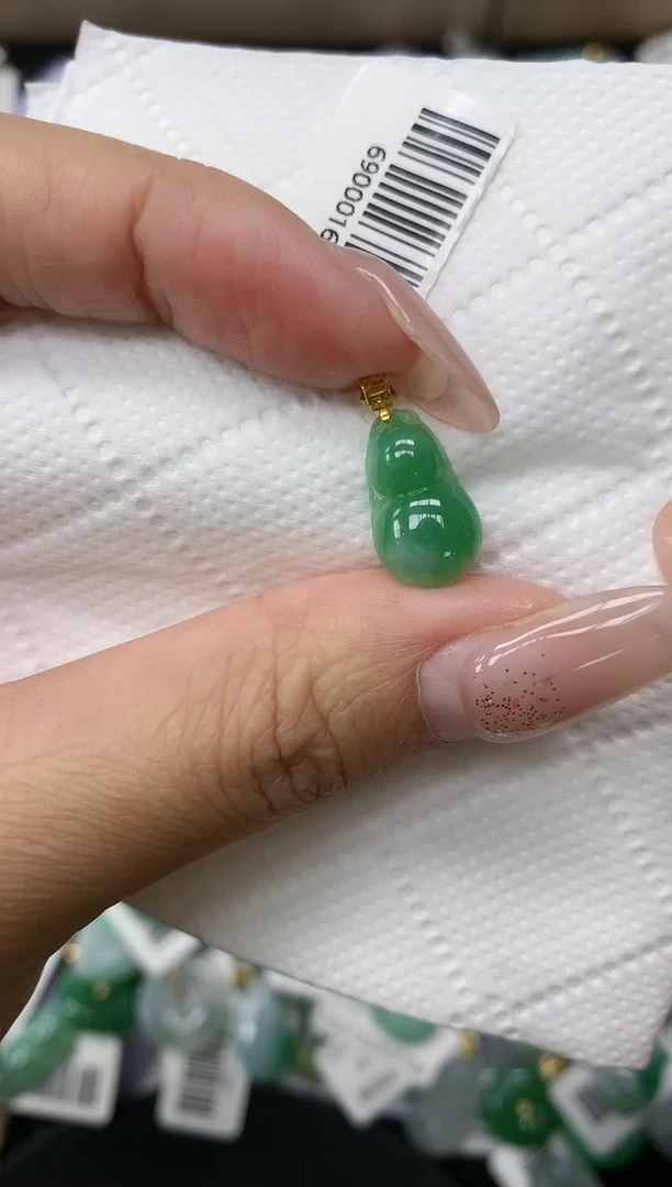 颈饰18K金镶嵌翡翠1111111111