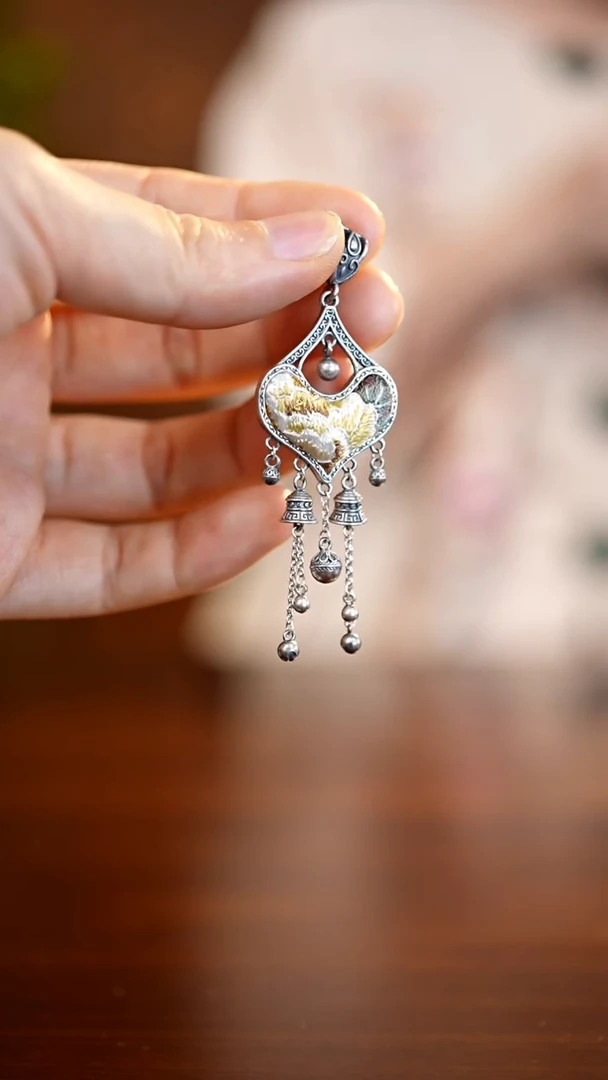 刺绣私人定制苗族手工A522