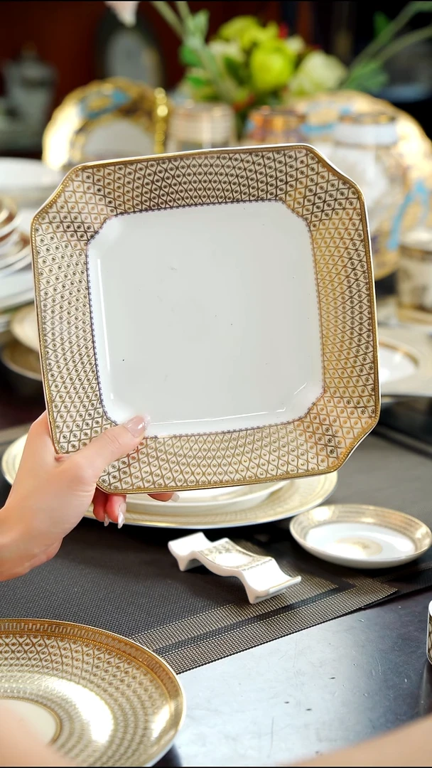 瓷片8.2英寸方深盘  1个