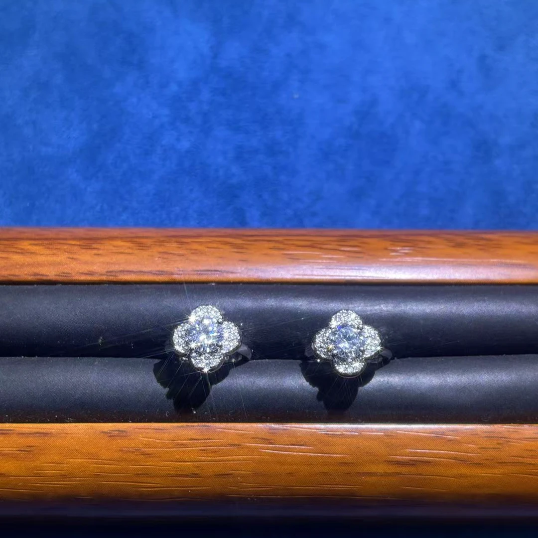 s9458白色花花耳扣多样性发货