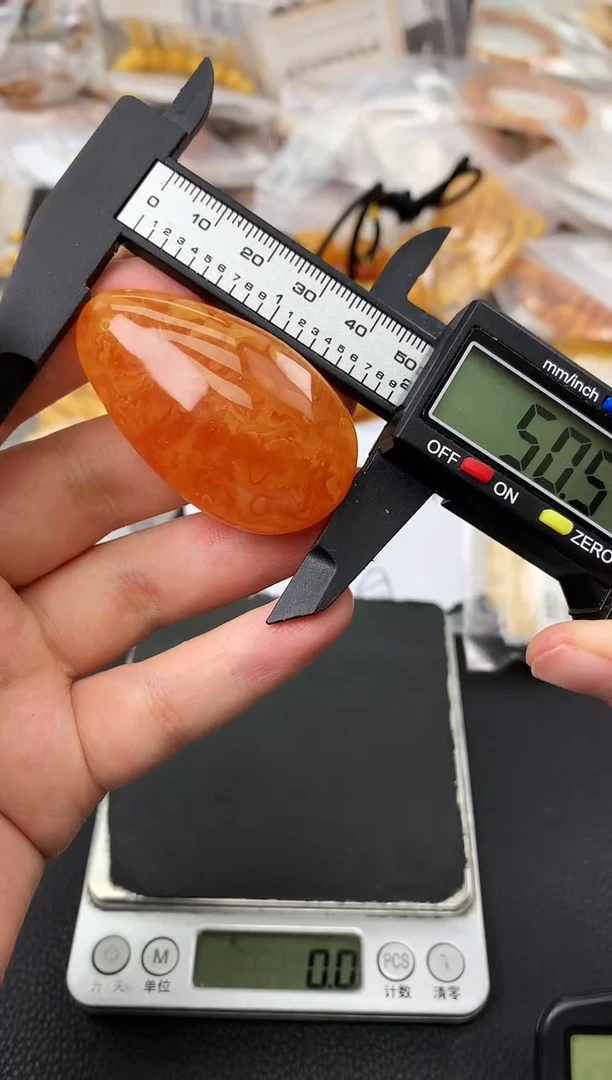 蜜蜡未镶嵌珠宝奇石113