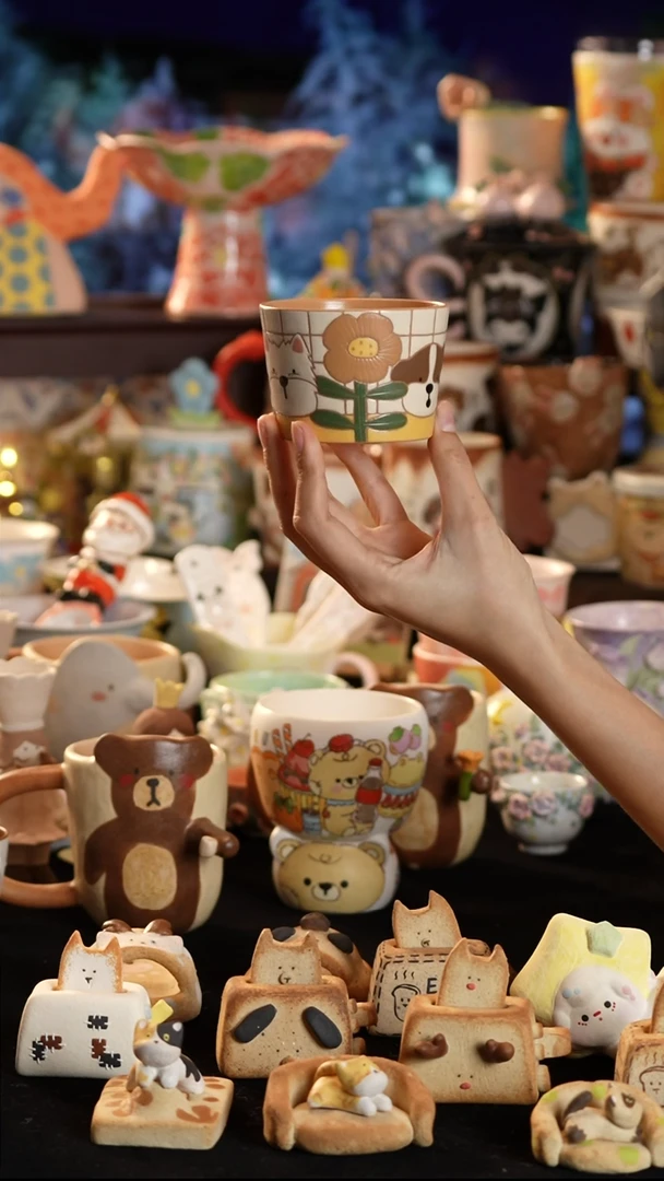 摆件陶景德镇釉下彩手绘设计师款陶瓷