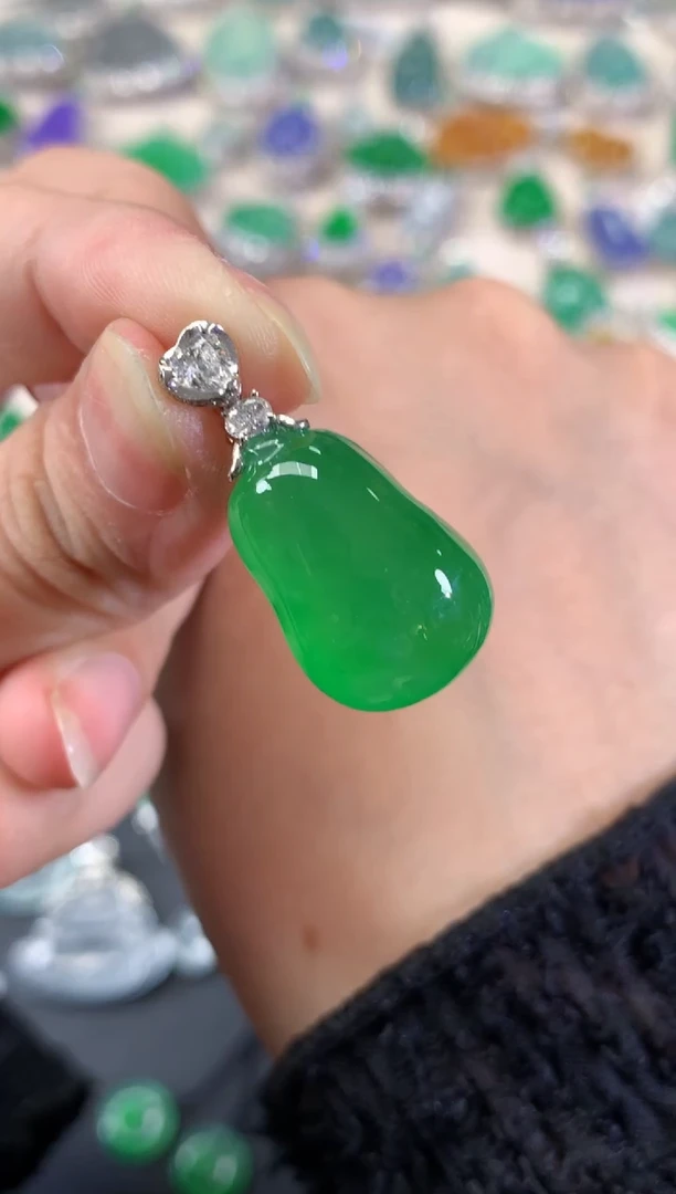 吊坠(不含链)18K金镶嵌翡翠菲A123|298000定金