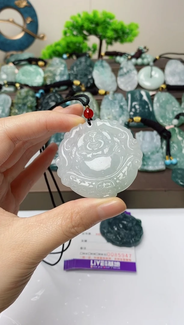 翡翠未镶嵌颈饰