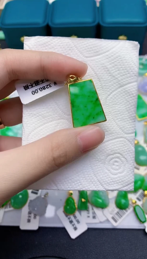 颈饰未镶嵌翡翠天然翡翠缅甸A货