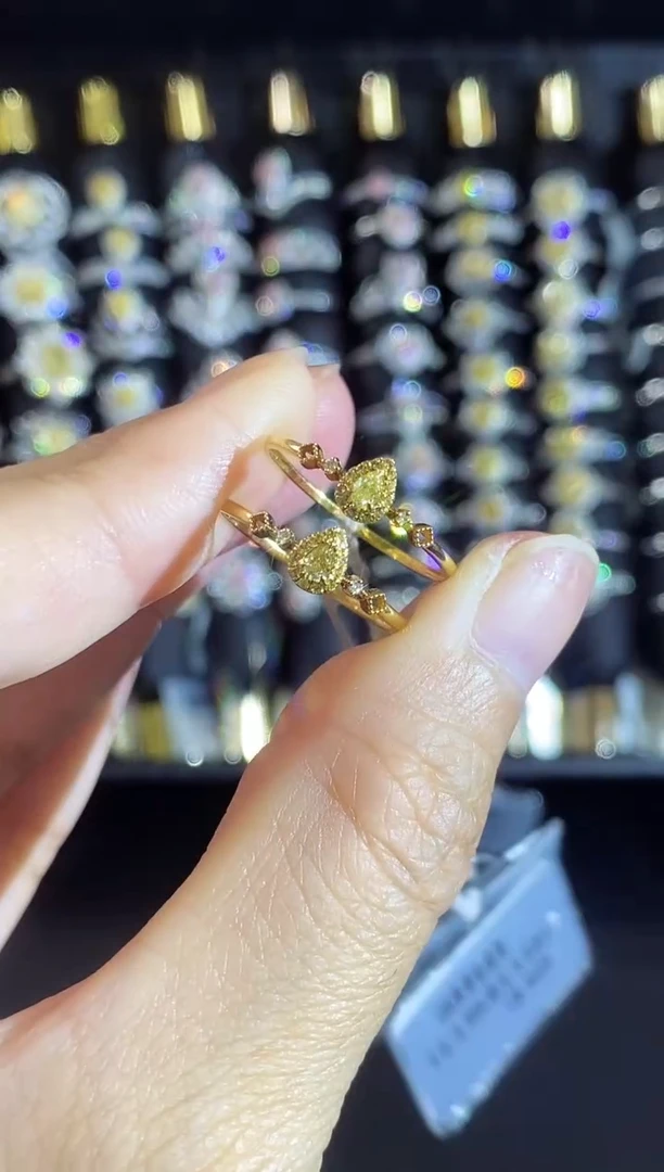 18K金镶嵌戒指钻石多样性发一