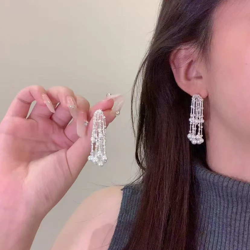 铜合金仿珍珠耳饰 秋冬轻奢千金感珍珠流苏烟花耳环女气质耳饰