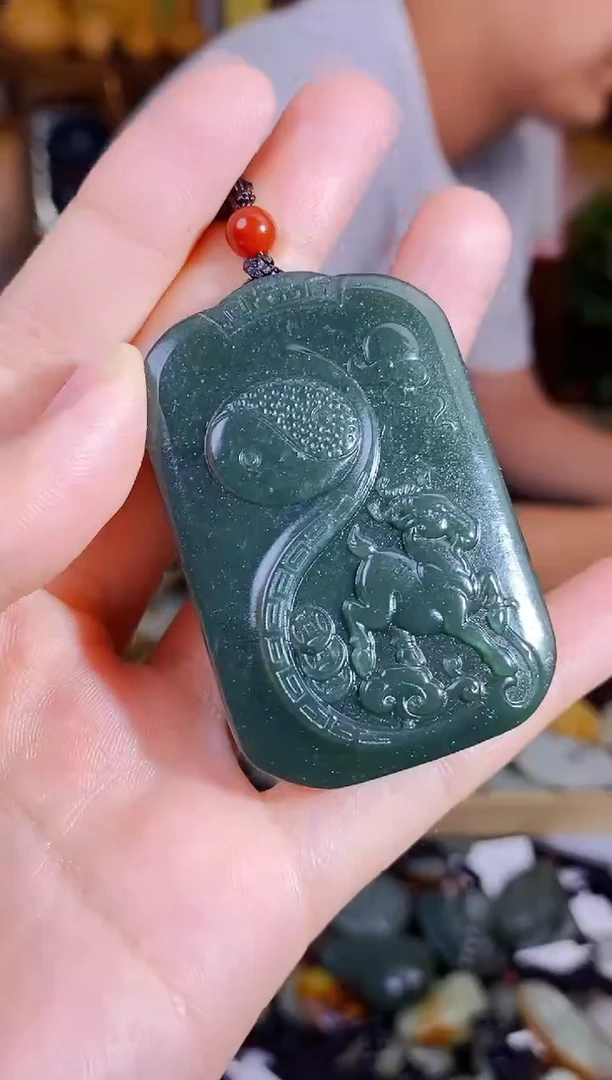 和田玉未镶嵌颈饰1