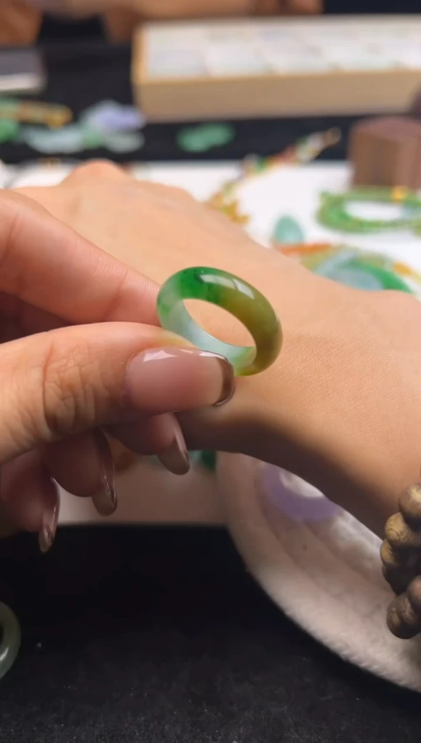 未镶嵌定制翡翠5500+550黄加绿戒圈-lm116