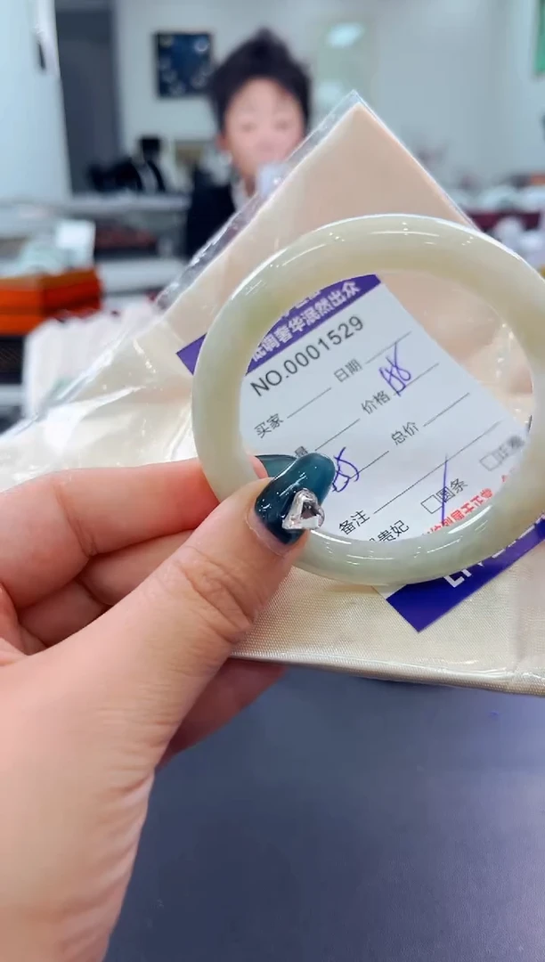 翡翠手镯未镶嵌天然缅甸A货翡翠