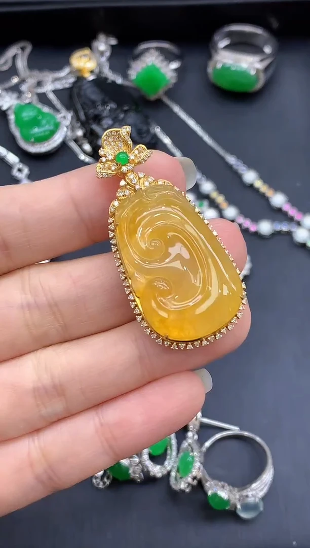 颈饰18K金镶嵌翡翠824-中国好珍宝