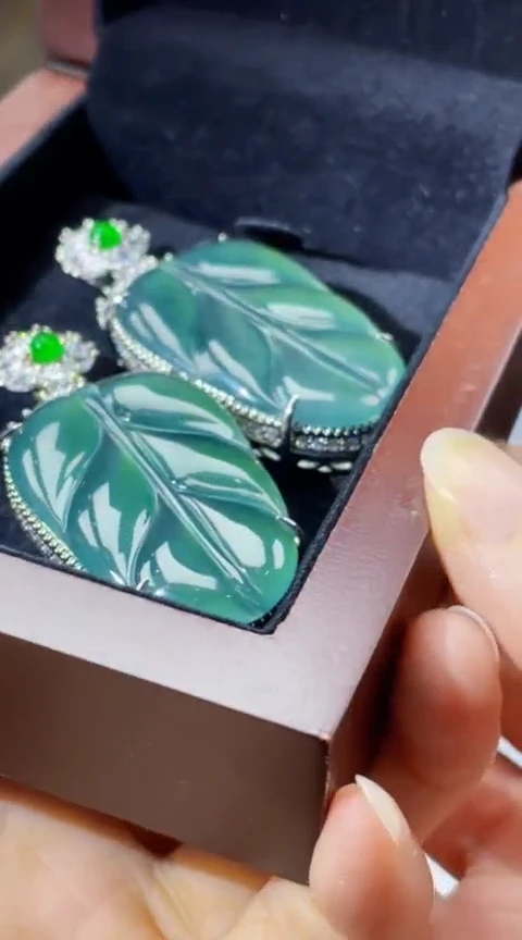 翡翠未镶嵌颈饰多样性发货 (只发一件) *MC58