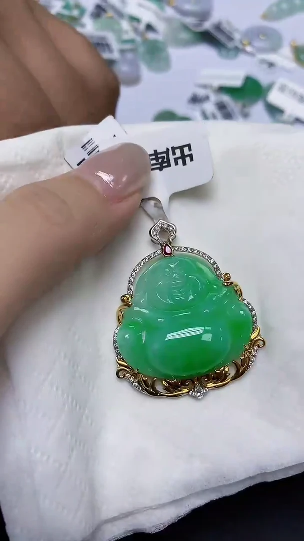 翡翠18K金镶嵌颈饰天然缅甸翡翠A货