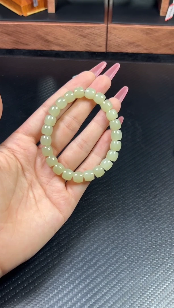 手串未镶嵌和田玉若羌微色差7*8