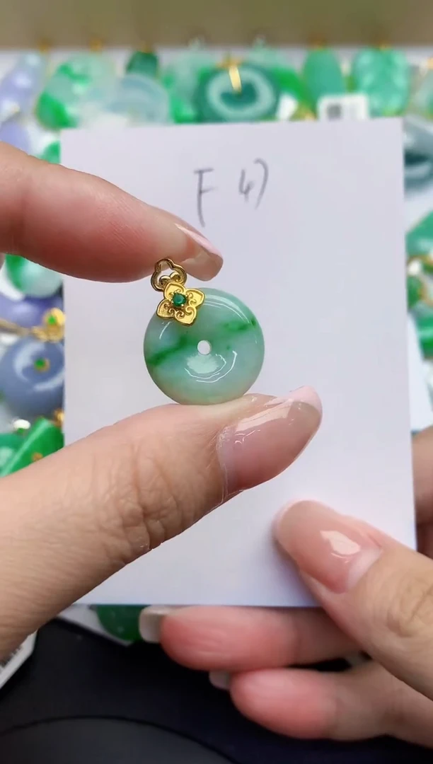 翡翠未镶嵌颈饰缅甸天然翡翠A货