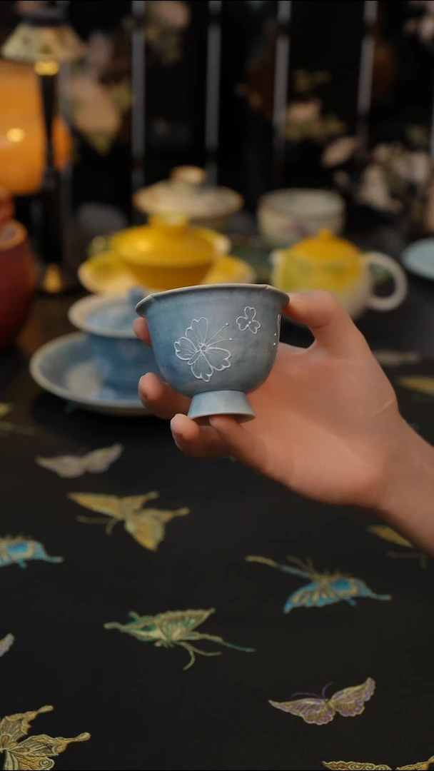 素岚蝶舞   花口杯