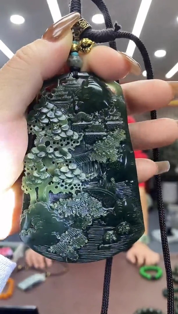 颈饰未镶嵌和田玉吊坠