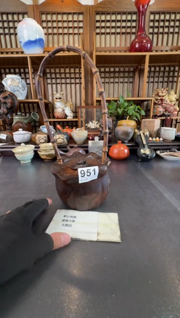 摆件华*中古物品，谨慎参拍。