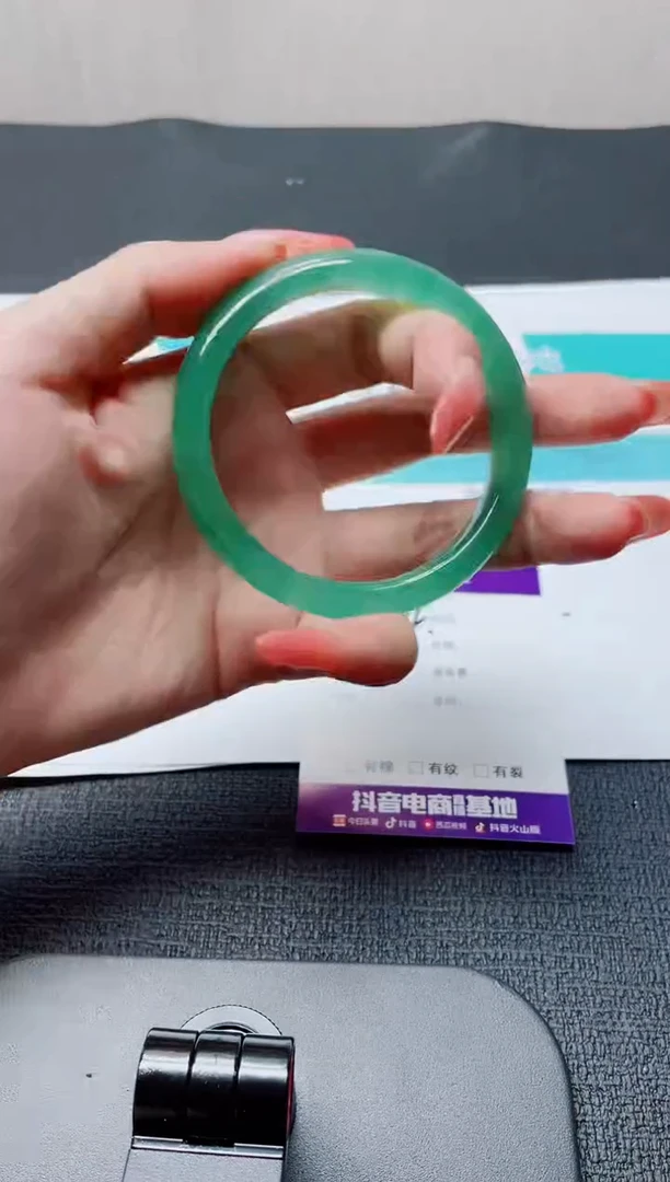 未镶嵌手镯石英质玉14-58