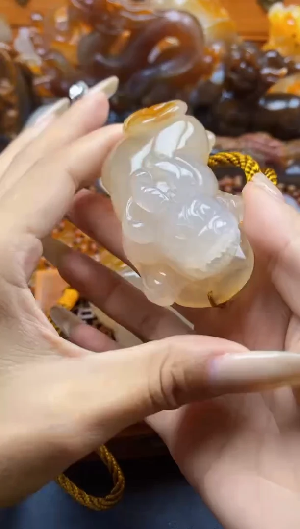 玛瑙/玉髓挂件未镶嵌闽***哥ll