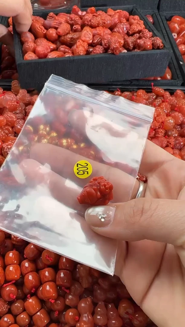 【闪购商品】南红玛瑙颈饰未镶嵌1