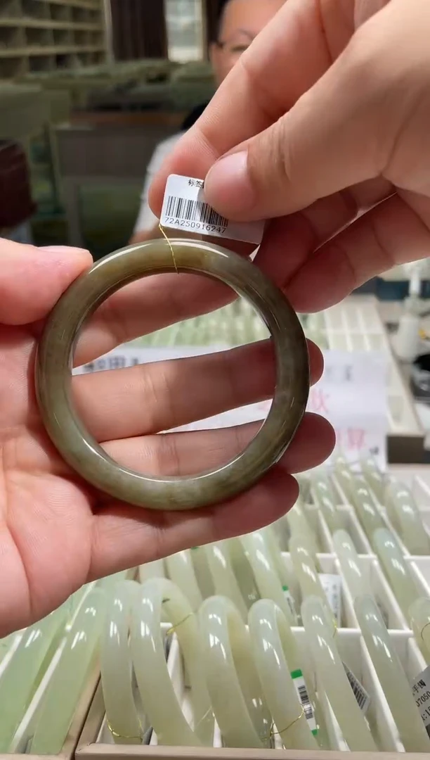 未镶嵌手镯和田玉58圈口 6247