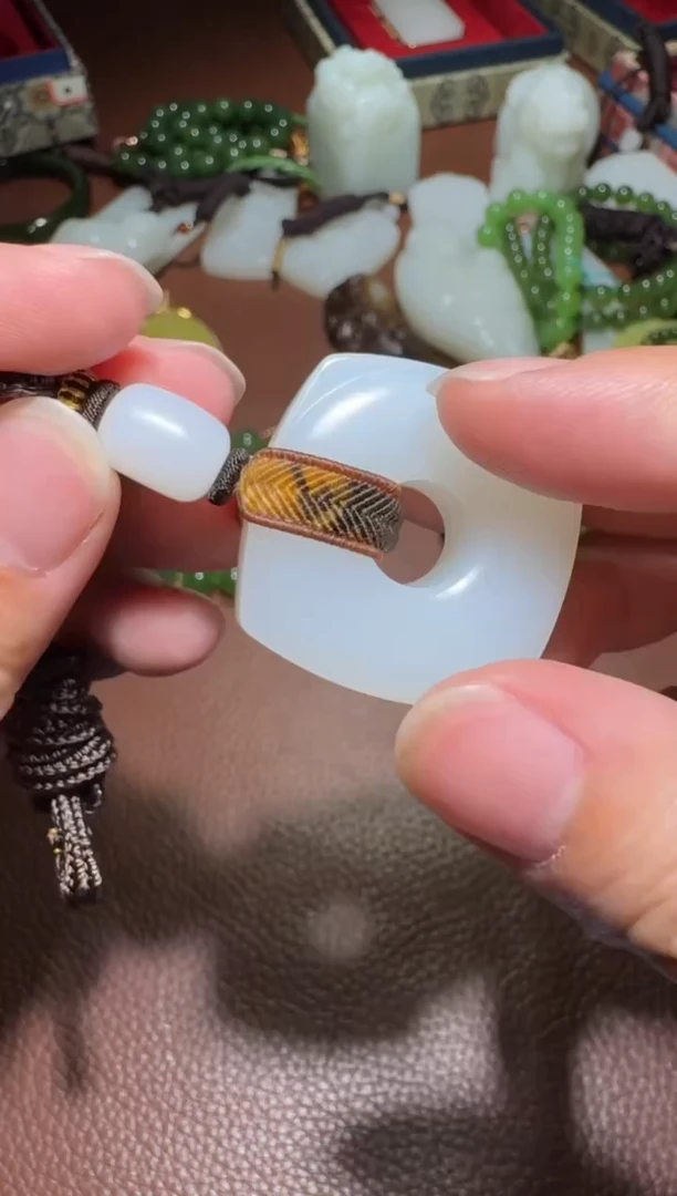 未镶嵌和田玉挂件无**淡和田玉