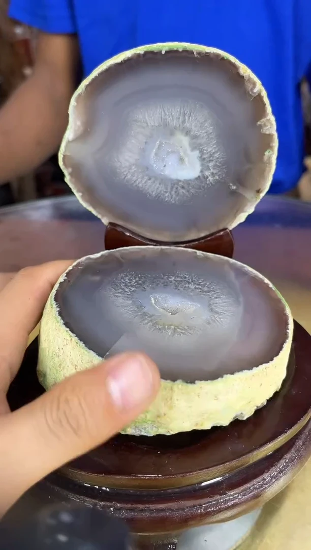 缅甸天然缅玛摆件