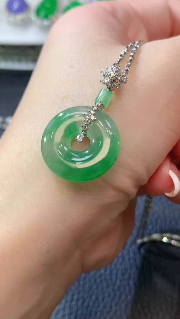 翡翠18K金镶嵌吊坠(不含链)C105