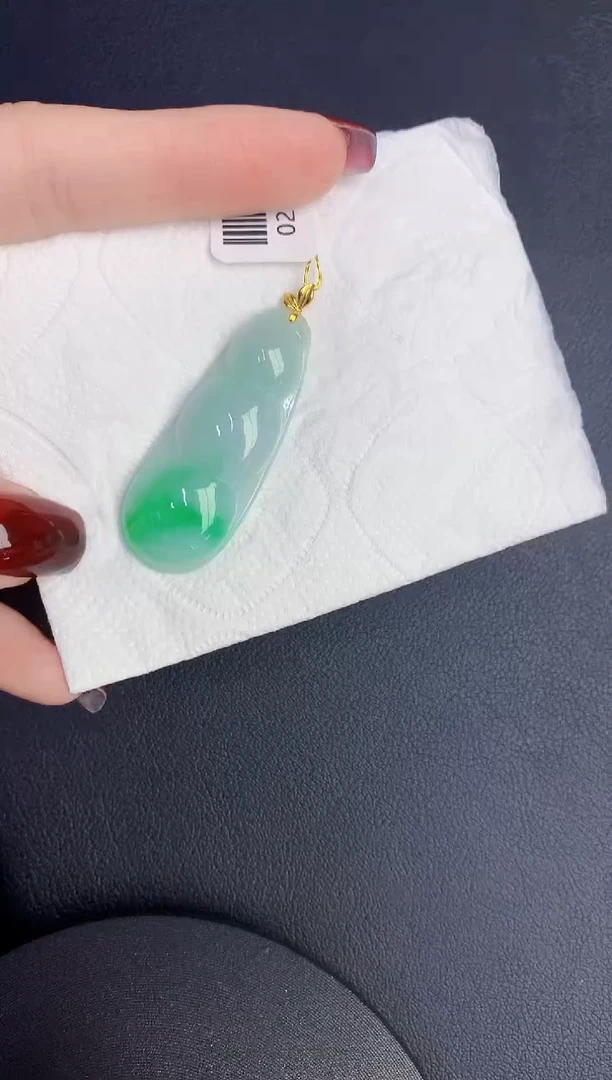 颈饰18K金镶嵌翡翠缅甸天然翡翠A货